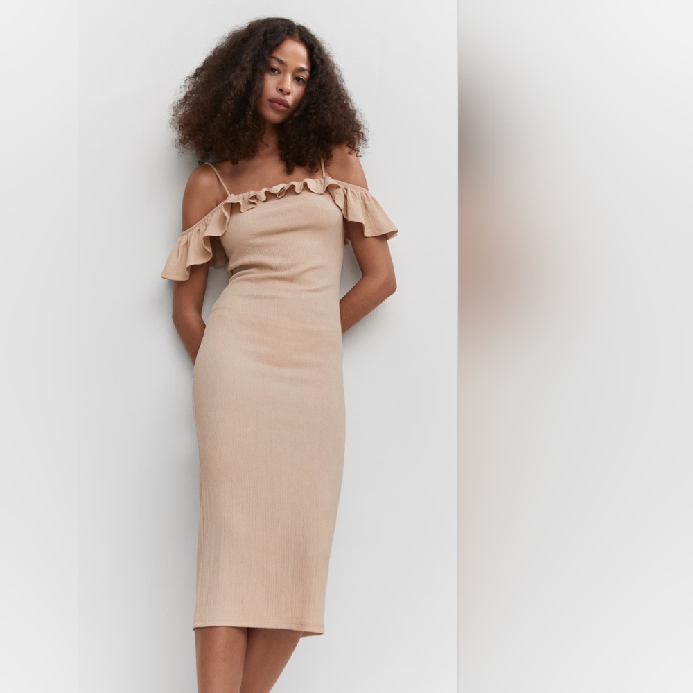 #4 MANGO Textured ruffle dress - Picture 4 of 7